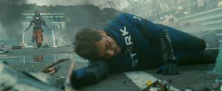 Illustration for article titled Spoiler Filled Stills From Iron Man 2: What's Happening To Tony?